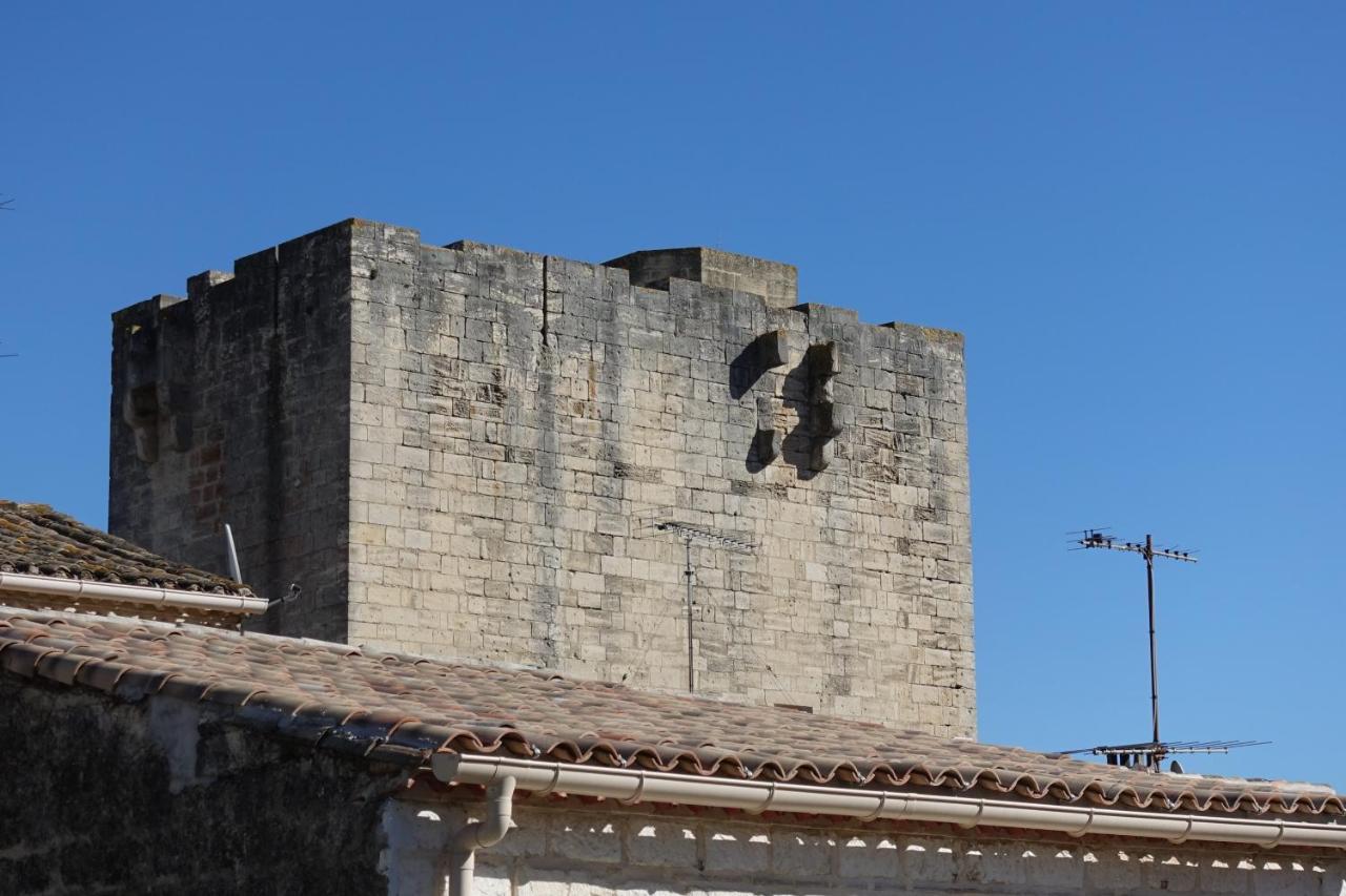 Bel Appartement Terrasse 4 Etoiles Intra Muros Aigues-Mortes Bagian luar foto