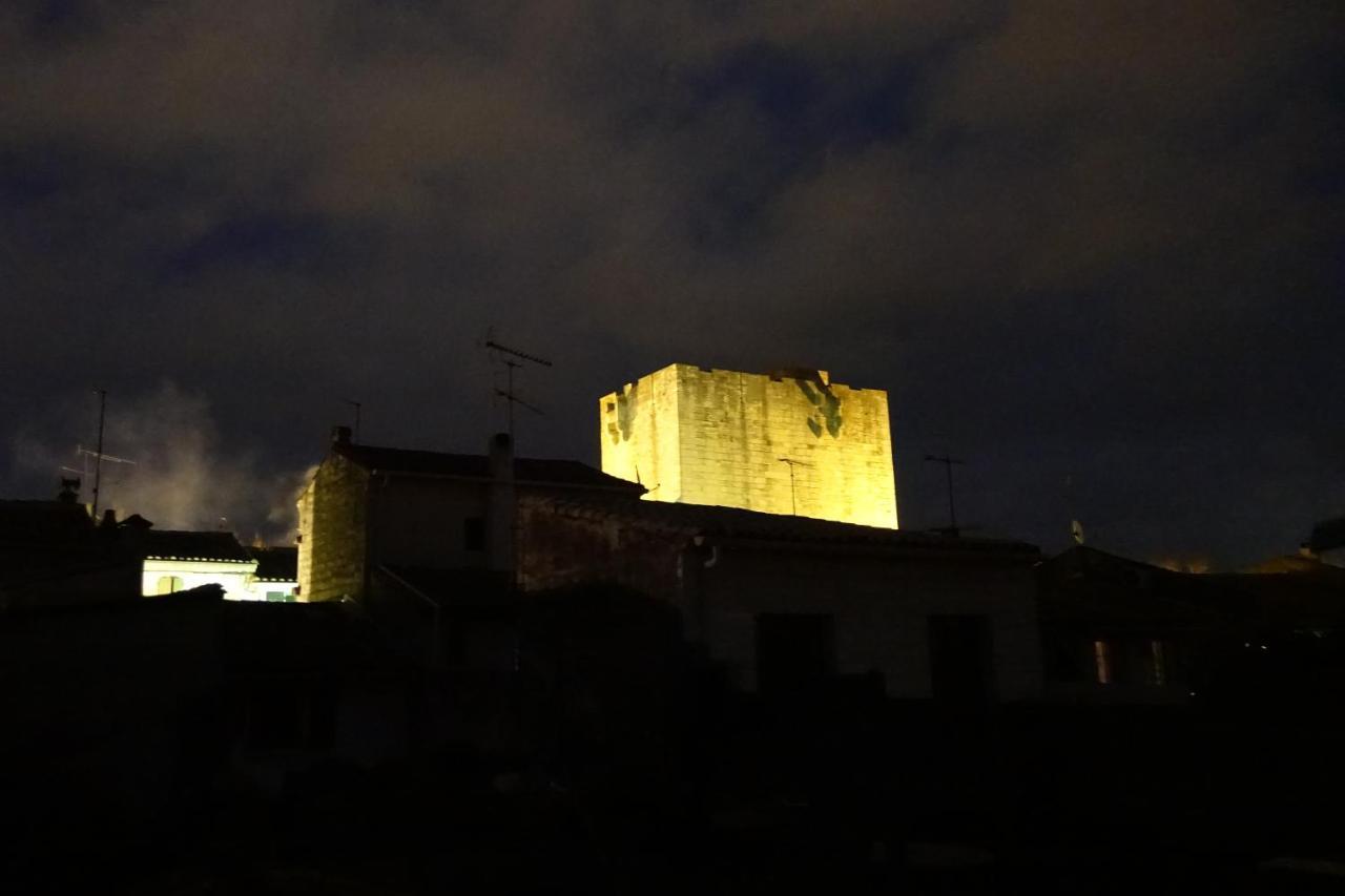 Bel Appartement Terrasse 4 Etoiles Intra Muros Aigues-Mortes Bagian luar foto