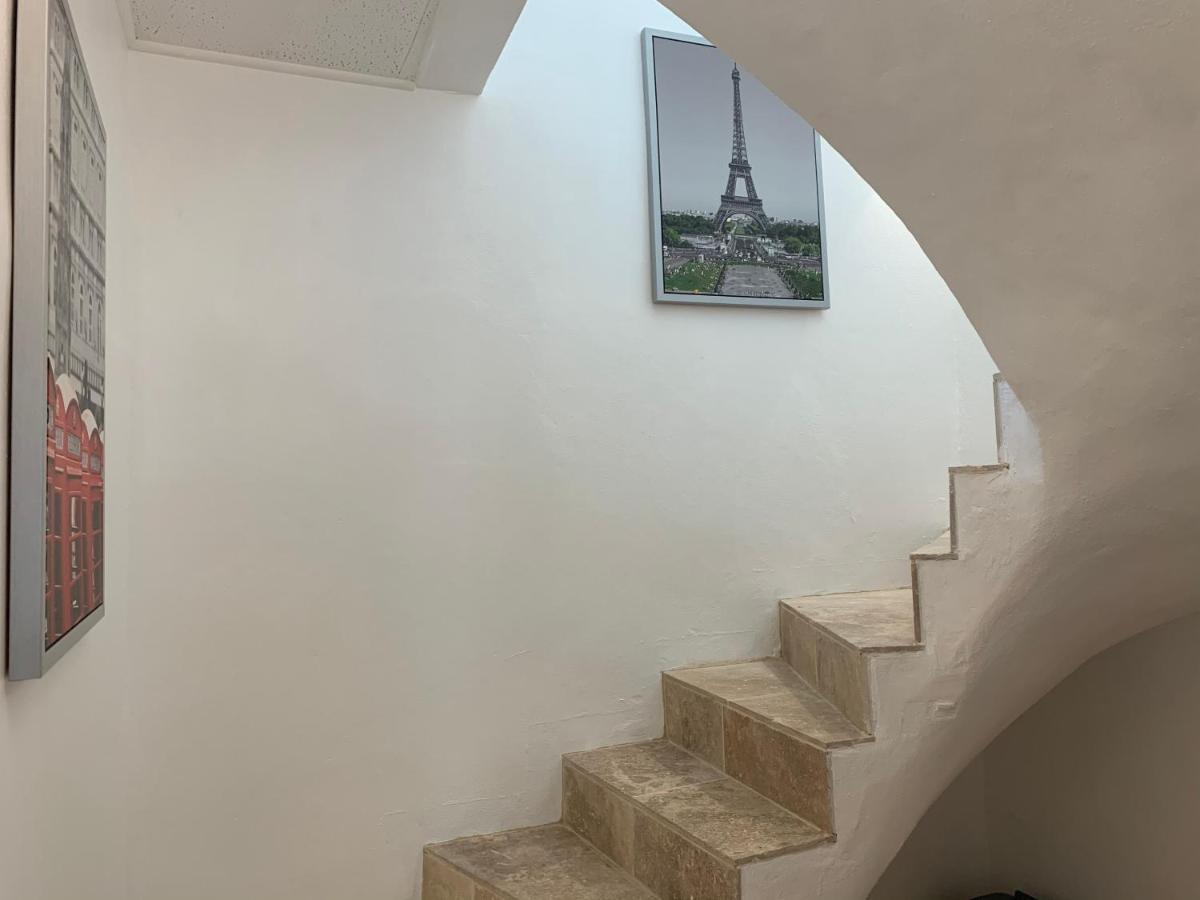 Bel Appartement Terrasse 4 Etoiles Intra Muros Aigues-Mortes Bagian luar foto