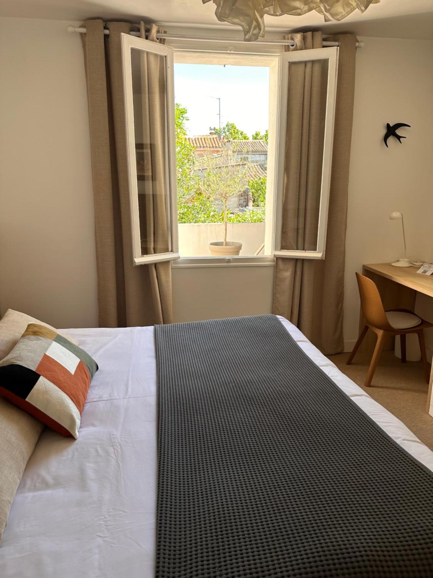 Bel Appartement Terrasse 4 Etoiles Intra Muros Aigues-Mortes Bagian luar foto