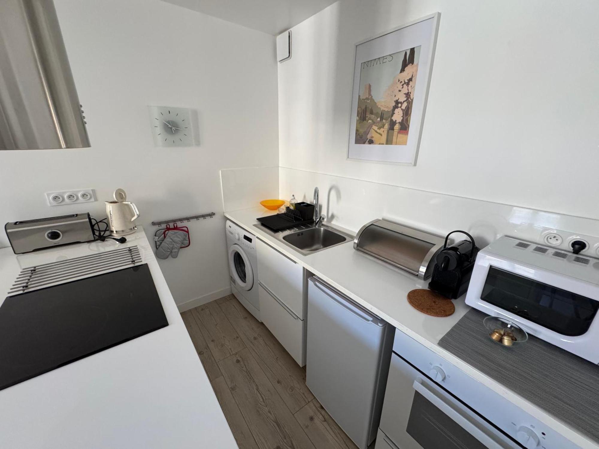 Bel Appartement Terrasse 4 Etoiles Intra Muros Aigues-Mortes Bagian luar foto